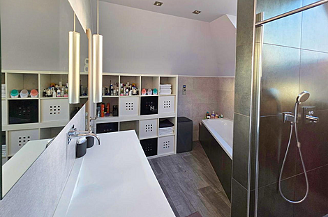 Дом, Зелёная впадина: 8