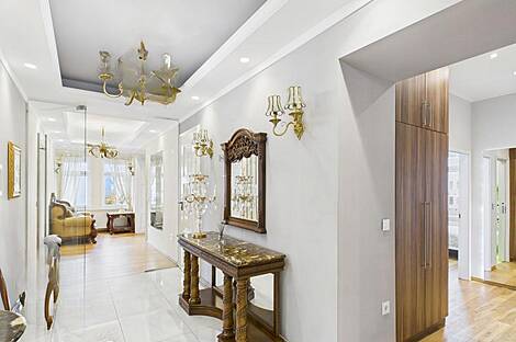 Дом с 5 и более комнатами в центре Любляны: 2