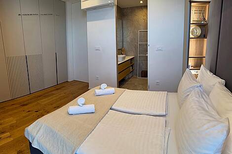 Центр: квартира с пятью и более комнатами: 5