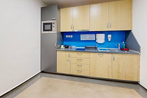 Центральное офисное здание : 4