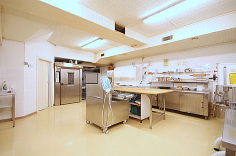 Штепанско коммерческое здание: 1