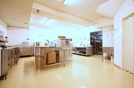 Штепанско коммерческое здание: 2