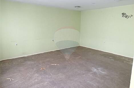 Помещение для коммерции находится в Центре: 6