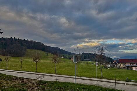 Дом расположен в Боштане.: 8