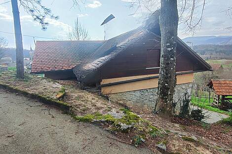 Градник Дом: 4