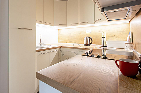 Квартира с тремя комнатами в центральной части города.: 4