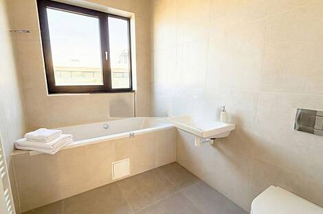 Центр Квартира 4 комнаты: 13