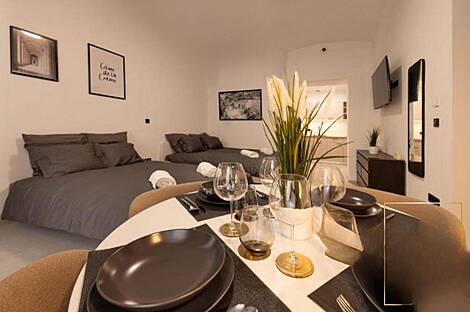 Центральная квартира с более чем пятью комнатами: 4