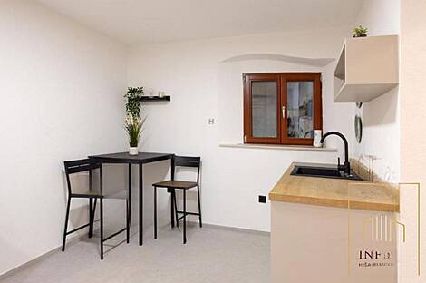 Центральная квартира с более чем пятью комнатами: 17