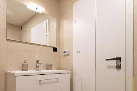 Центральная квартира с более чем пятью комнатами: 18