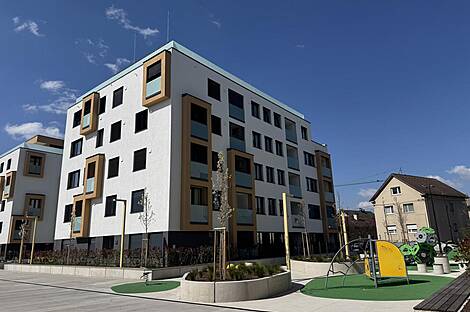 Трёхкомнатная квартира в районе Жиданов Квартал: 3