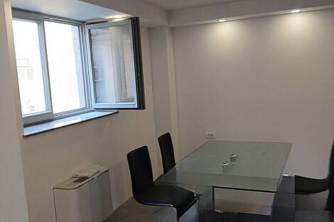 Трёхкомнатная квартира Новый Изол.: 2