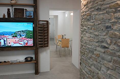 Трёхкомнатная квартира Новый Изол.: 10