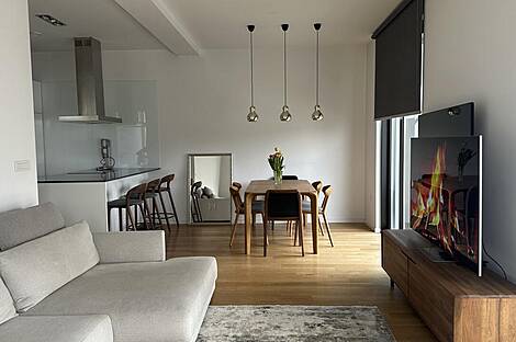 Четырехкомнатная квартира в центре Рожной Долины: 2