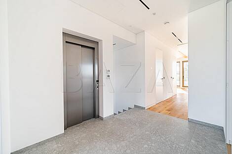 Квартира более 5 комнат в районе Бежиград: 15