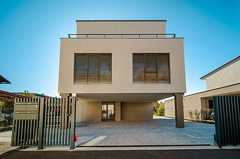 Квартира более 5 комнат в районе Бежиград: 21