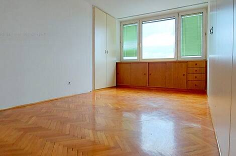 Трёхкомнатная квартира, расположенная на улице Линхартова.: 4