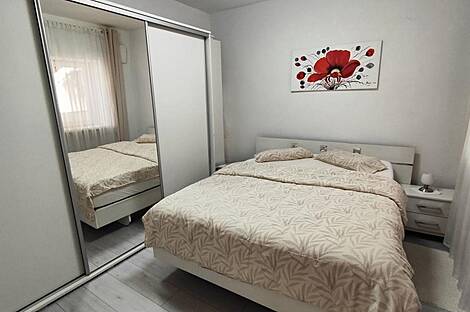 Квартира с тремя комнатами на улице Побешка в районе Бертох.: 2