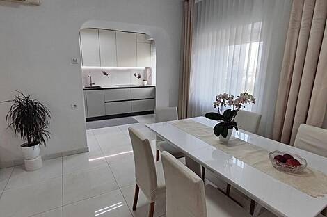 Квартира с тремя комнатами на улице Побешка в районе Бертох.: 7