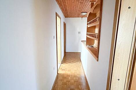 Здание, Явор, Любляна Добрунье: 17