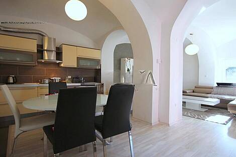 Тихое Место, Дом: 11