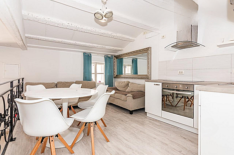 Квартира с четырьмя комнатами в Пиране: 4