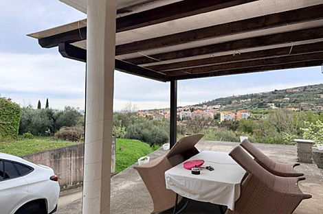 Дом у побережья с обзором на оливковые деревья: 12