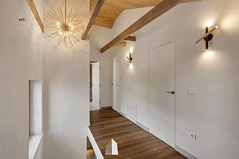 В начале Бледа находится дом: 12