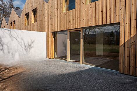 Здание с террасой в Бледе: 4