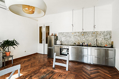 Трёхкомнатная квартира в центре: 12