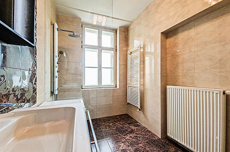 Трёхкомнатная квартира в центре: 10