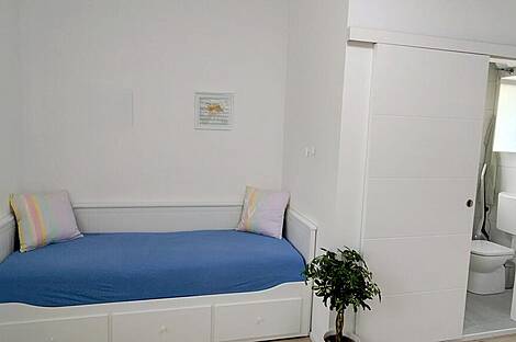 Жильё на улице Рожичевой: 4