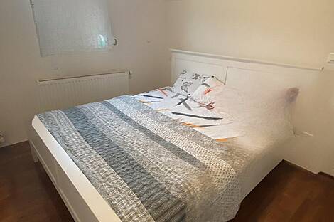 Жилище находится в районе Чернуче, Бежиград, в Любляне.: 11