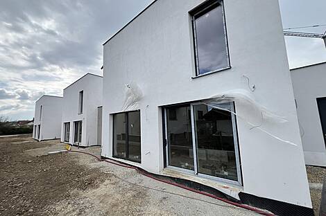 Дом с террасой в Ново Загорье: 3