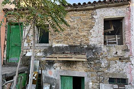 Дома Кметияново Копер: 1