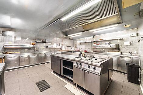 Помещение под коммерцию в центральной части города: 8