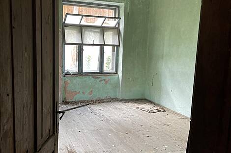Здание возле моста через реку Коритница: 10