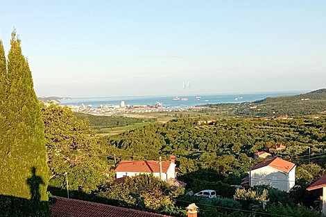 Дом в Шкофие с морским видом: 1
