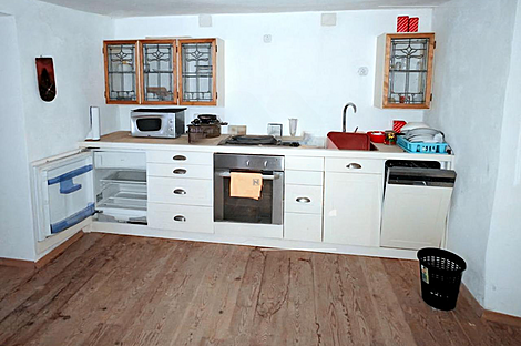 Здание, Кропа: 12