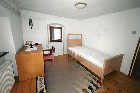 Здание, Кропа: 15