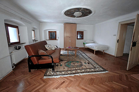 Здание, Кропа: 18